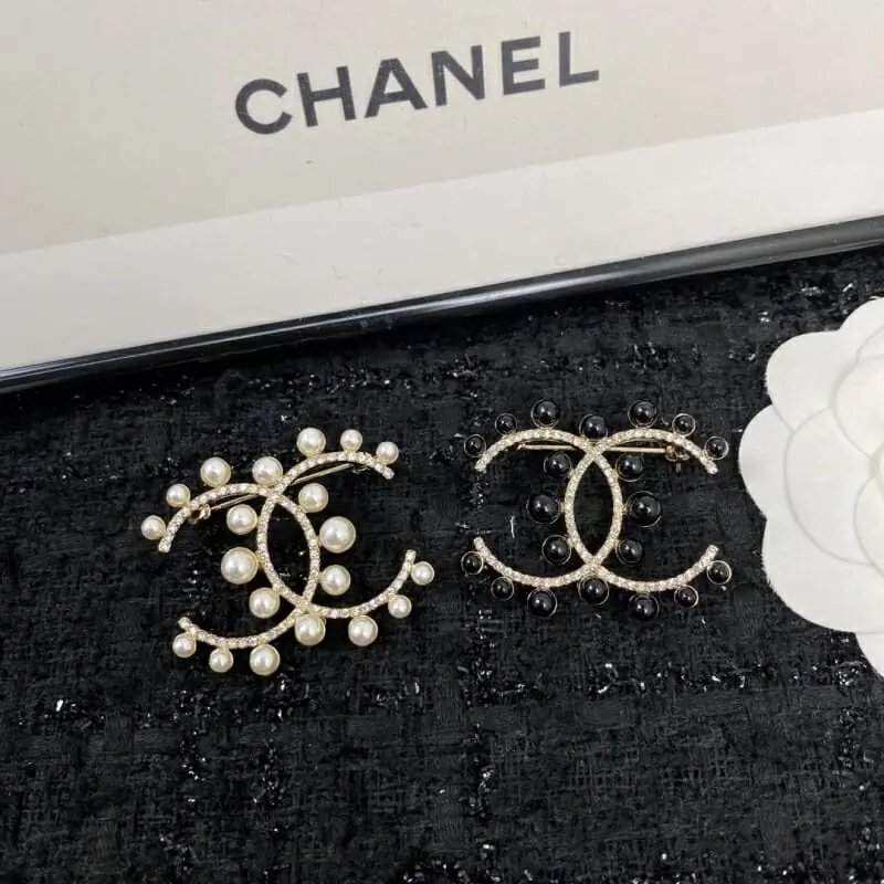 chanel brooches pour femme s_12147054